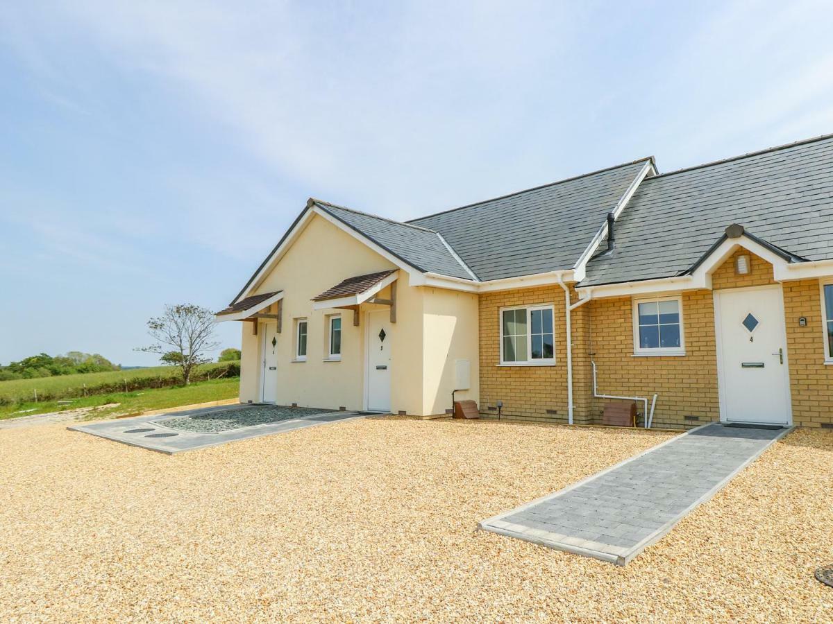 5 Yarmouth Cottages Freshwater Eksteriør billede